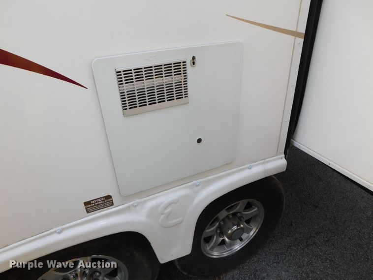 image for item DJ5998 2011 Excell D31RLE  camper