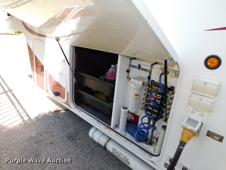 image for item DJ5998 2011 Excell D31RLE  camper