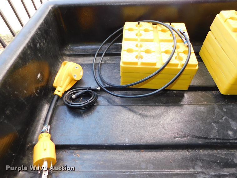 image for item DJ5998 2011 Excell D31RLE  camper