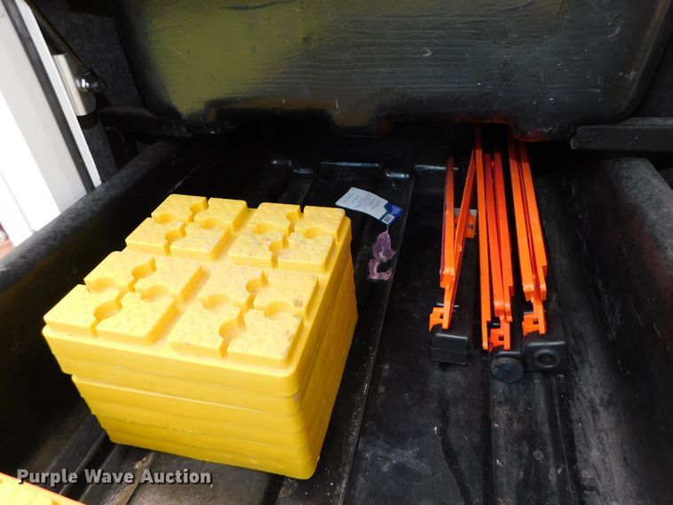 image for item DJ5998 2011 Excell D31RLE  camper