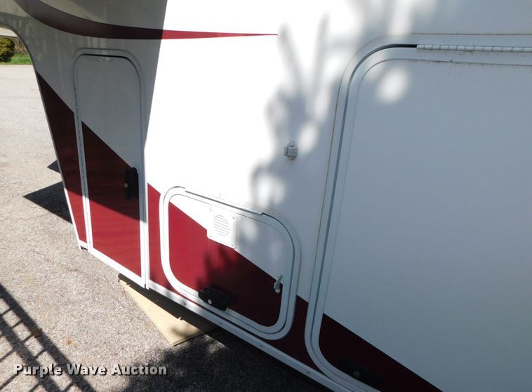 image for item DJ5998 2011 Excell D31RLE  camper