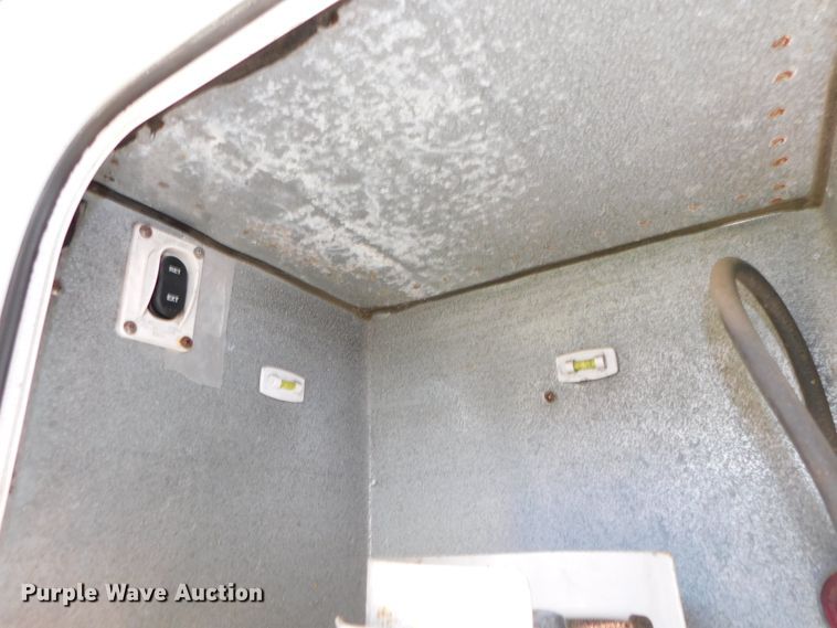 image for item DJ5998 2011 Excell D31RLE  camper