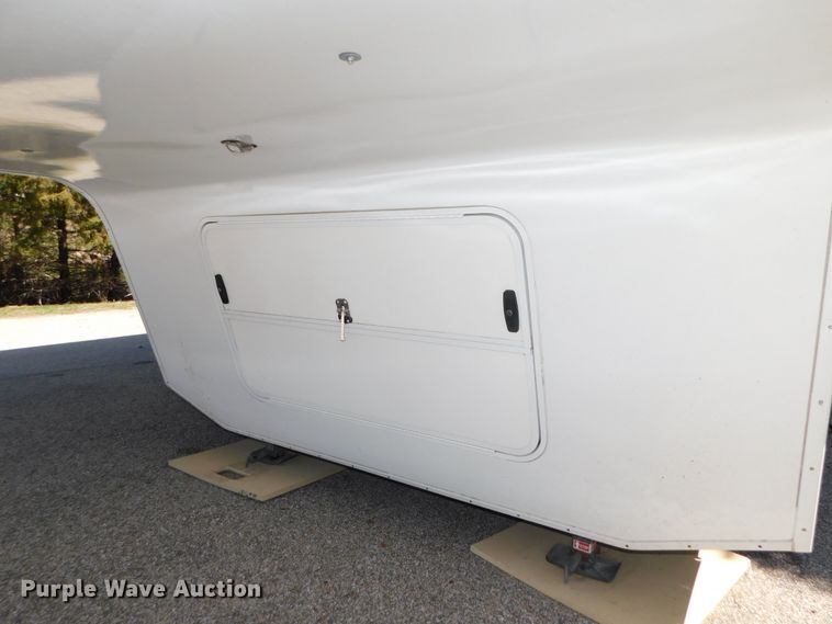 image for item DJ5998 2011 Excell D31RLE  camper