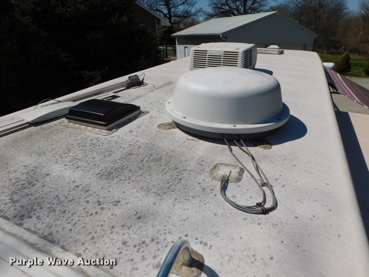 image for item DJ5998 2011 Excell D31RLE  camper