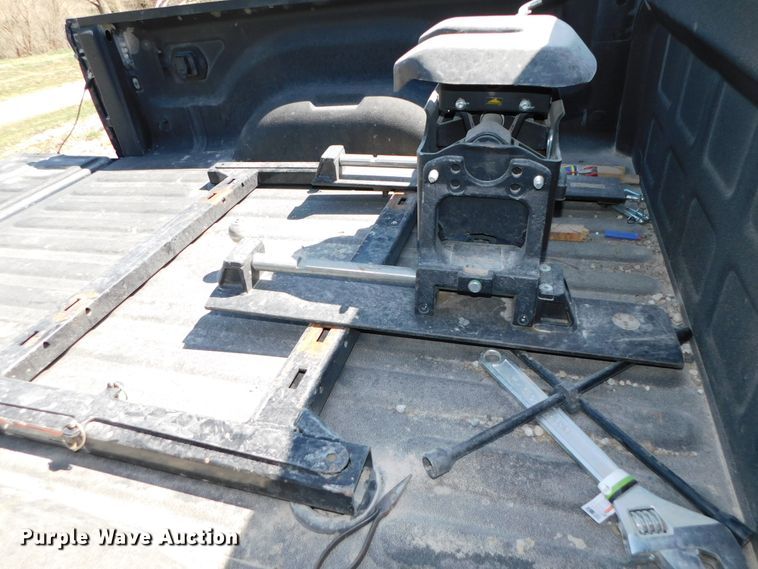 image for item DJ5998 2011 Excell D31RLE  camper