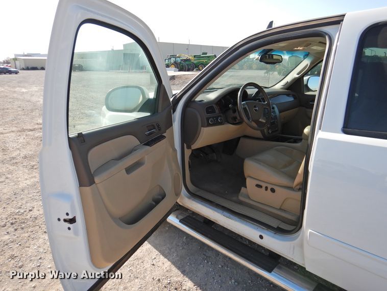 image for item DJ8389 2011 GMC Sierra 1500  Crew Cab pickup truck