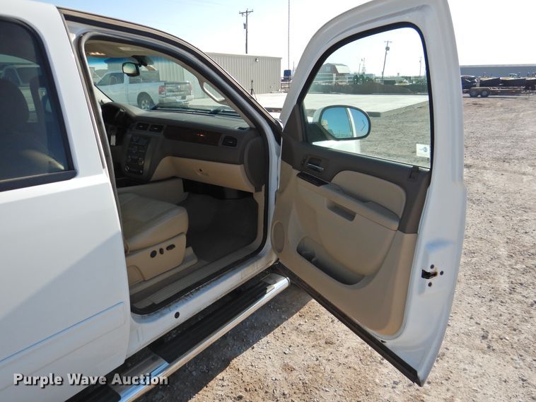 image for item DJ8389 2011 GMC Sierra 1500  Crew Cab pickup truck