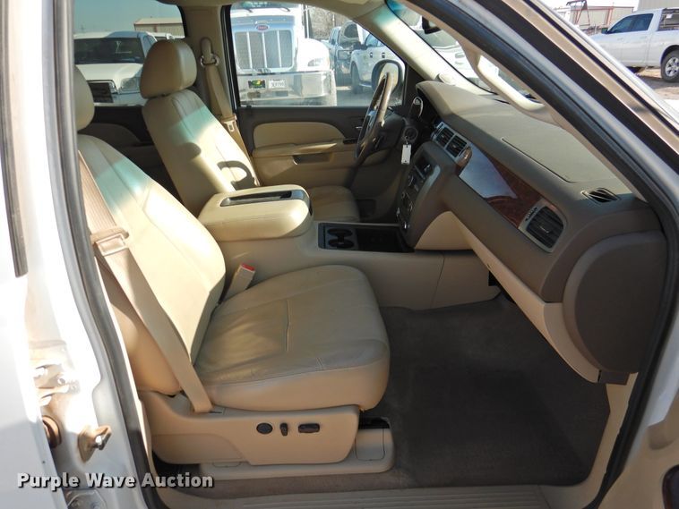 image for item DJ8389 2011 GMC Sierra 1500  Crew Cab pickup truck