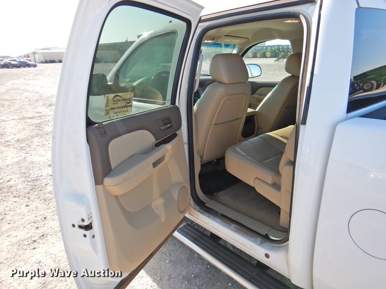 image for item DJ8389 2011 GMC Sierra 1500  Crew Cab pickup truck