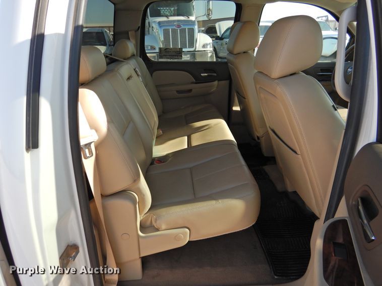 image for item DJ8389 2011 GMC Sierra 1500  Crew Cab pickup truck