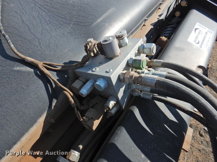 image for item DJ8402 RCI 316M hay merger