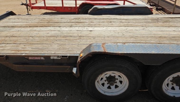 image for item DJ8408 2004 Diamond C  utility trailer