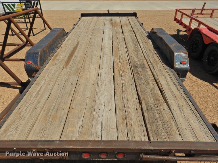 image for item DJ8408 2004 Diamond C  utility trailer