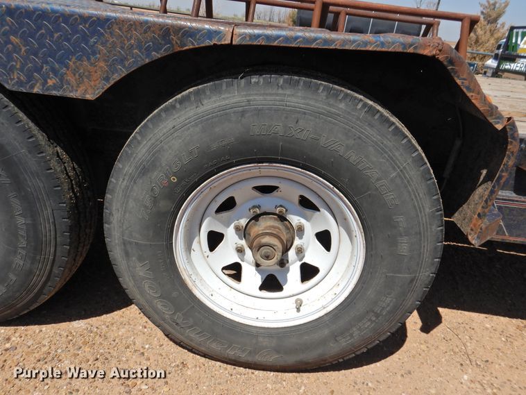 image for item DJ8408 2004 Diamond C  utility trailer