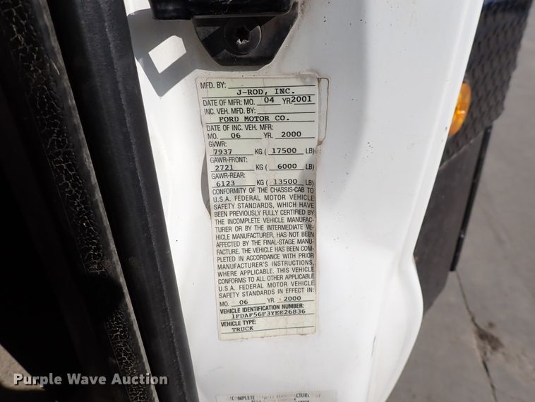 image for item DK4653 2000 Ford F550 Super Duty  flatbed truck