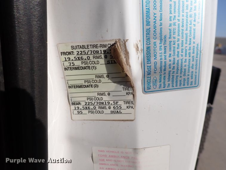 image for item DK4653 2000 Ford F550 Super Duty  flatbed truck