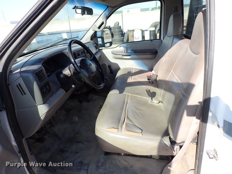 image for item DK4653 2000 Ford F550 Super Duty  flatbed truck