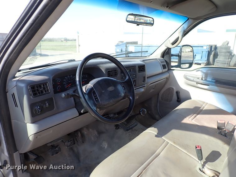 image for item DK4653 2000 Ford F550 Super Duty  flatbed truck