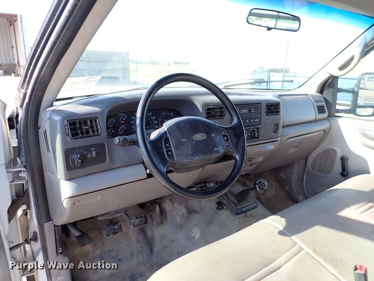 image for item DK4653 2000 Ford F550 Super Duty  flatbed truck