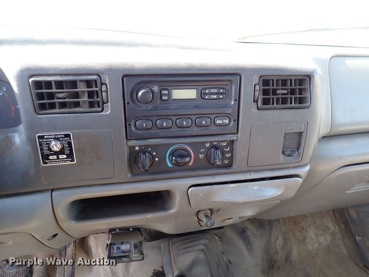 image for item DK4653 2000 Ford F550 Super Duty  flatbed truck