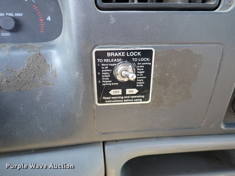 image for item DK4653 2000 Ford F550 Super Duty  flatbed truck