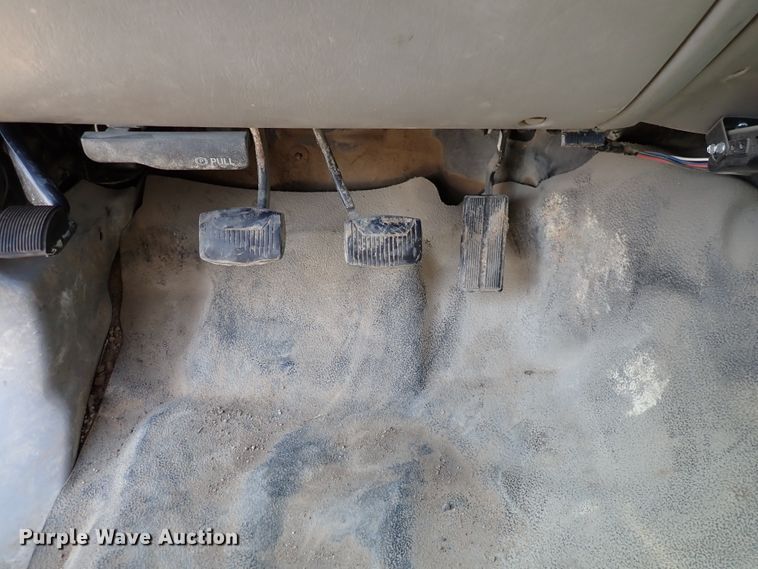 image for item DK4653 2000 Ford F550 Super Duty  flatbed truck