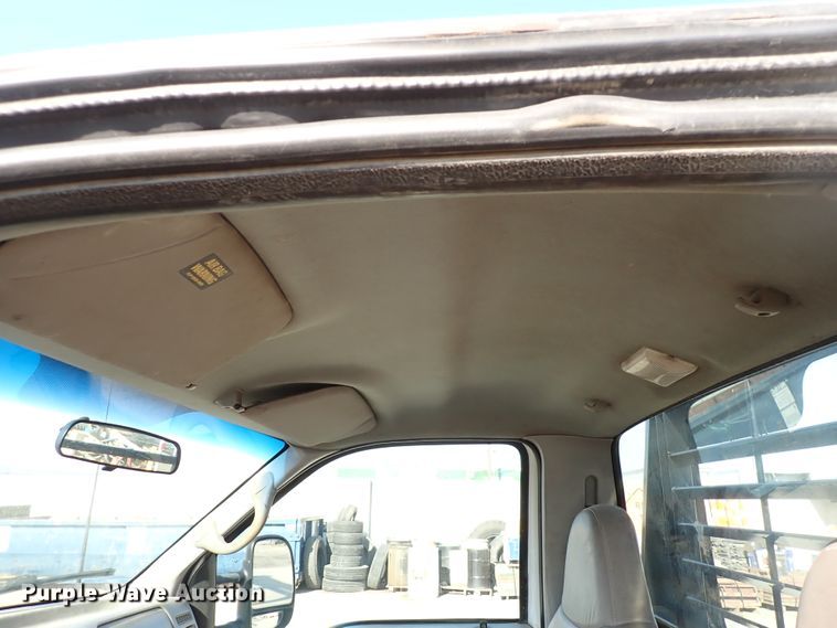 image for item DK4653 2000 Ford F550 Super Duty  flatbed truck