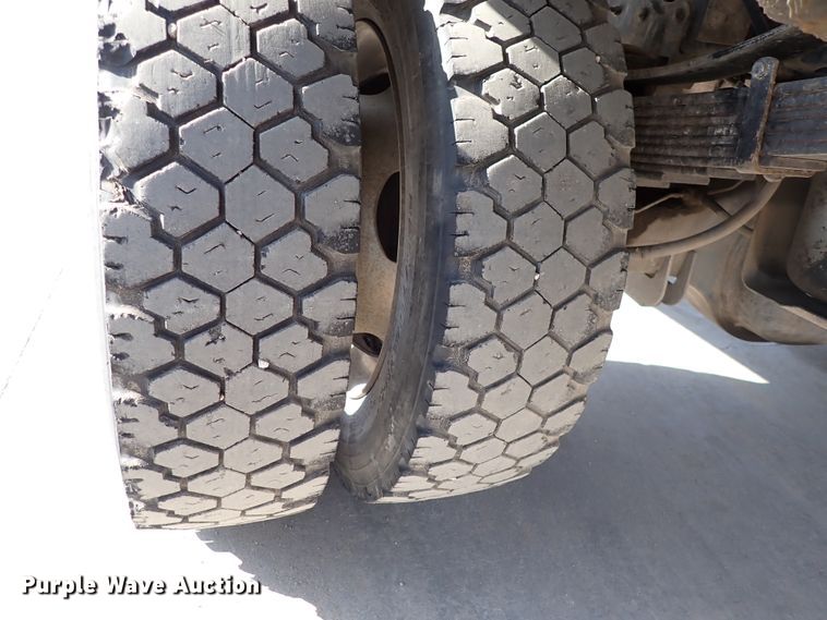 image for item DK4653 2000 Ford F550 Super Duty  flatbed truck