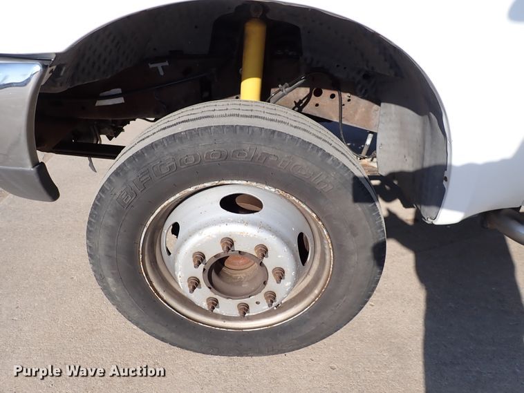 image for item DK4653 2000 Ford F550 Super Duty  flatbed truck