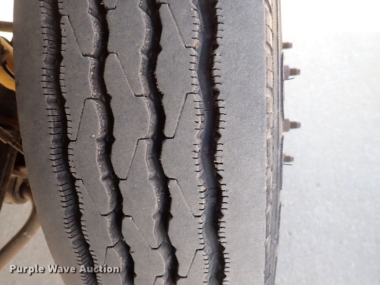 image for item DK4653 2000 Ford F550 Super Duty  flatbed truck