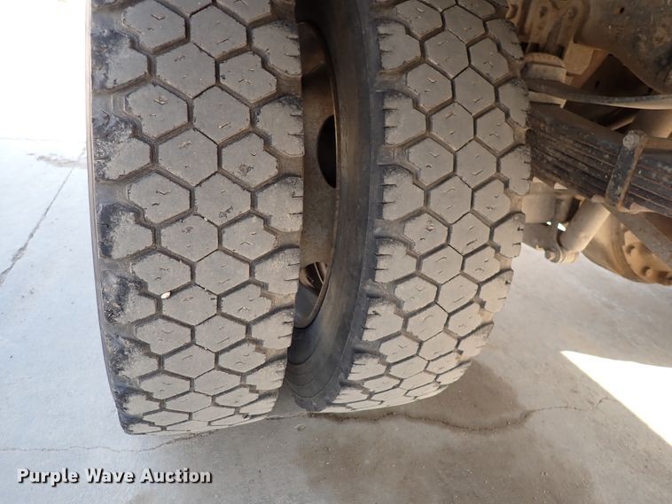 image for item DK4653 2000 Ford F550 Super Duty  flatbed truck