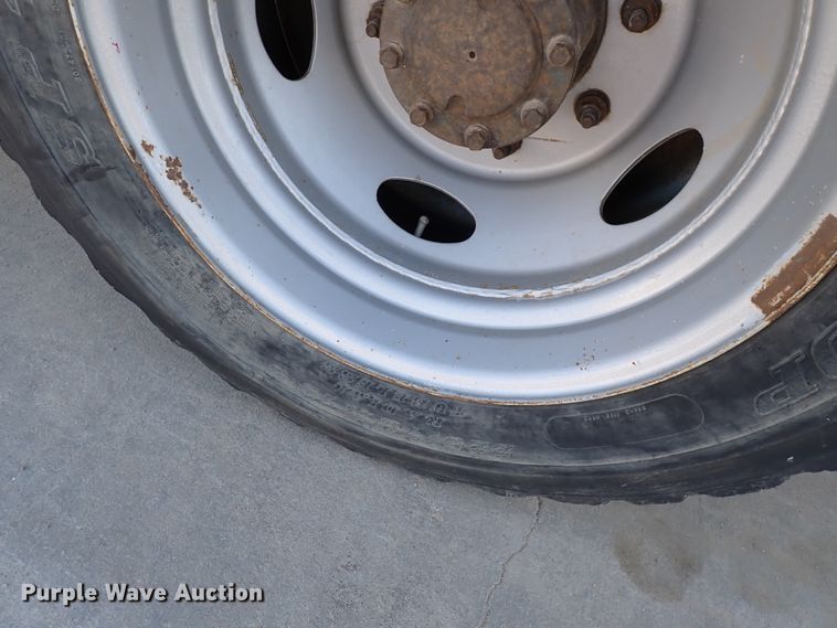 image for item DK4653 2000 Ford F550 Super Duty  flatbed truck