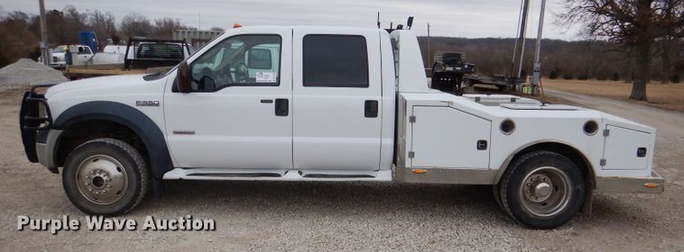 image for item DL2192 2007 Ford F550 Super Duty XLT  flatbed truck