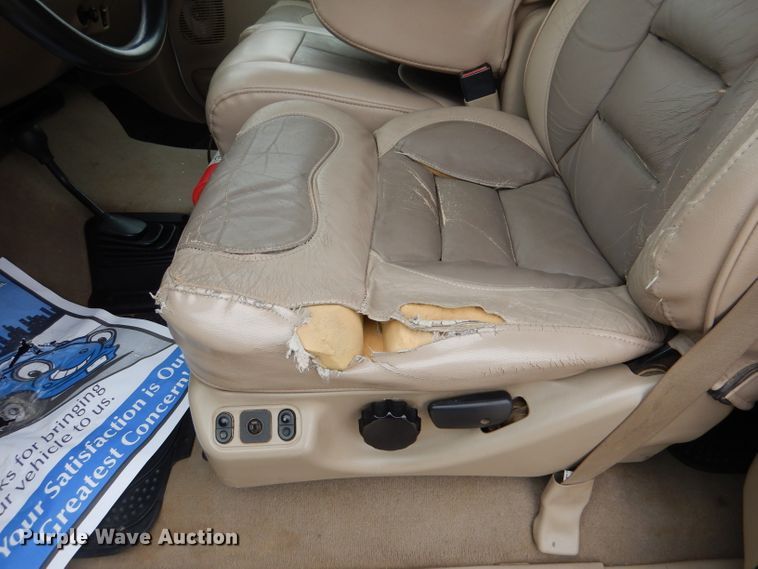 image for item DL2192 2007 Ford F550 Super Duty XLT  flatbed truck