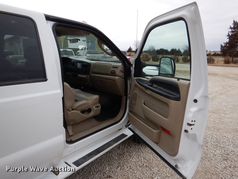 image for item DL2192 2007 Ford F550 Super Duty XLT  flatbed truck