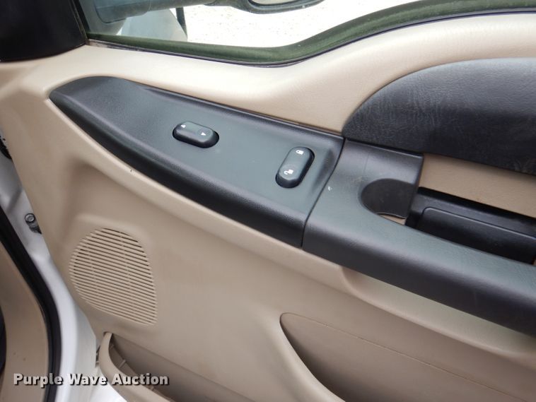 image for item DL2192 2007 Ford F550 Super Duty XLT  flatbed truck