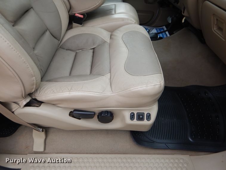 image for item DL2192 2007 Ford F550 Super Duty XLT  flatbed truck