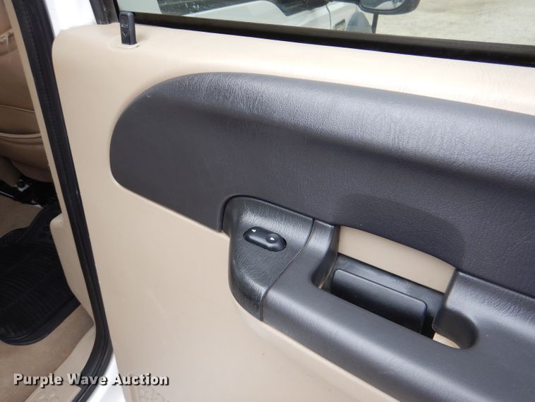 image for item DL2192 2007 Ford F550 Super Duty XLT  flatbed truck