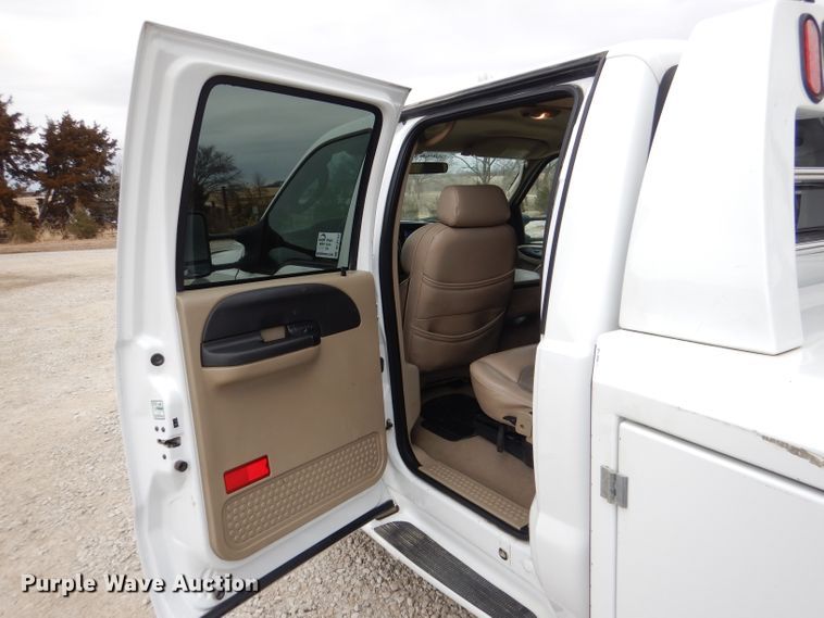 image for item DL2192 2007 Ford F550 Super Duty XLT  flatbed truck