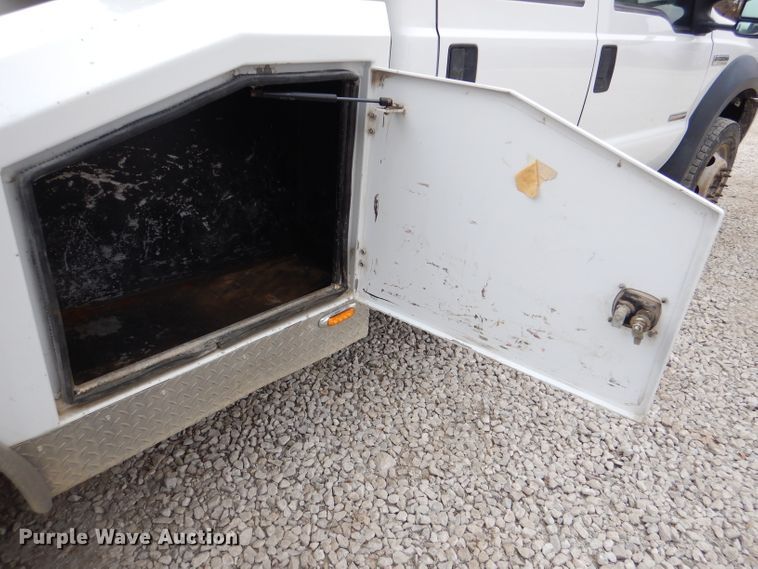 image for item DL2192 2007 Ford F550 Super Duty XLT  flatbed truck