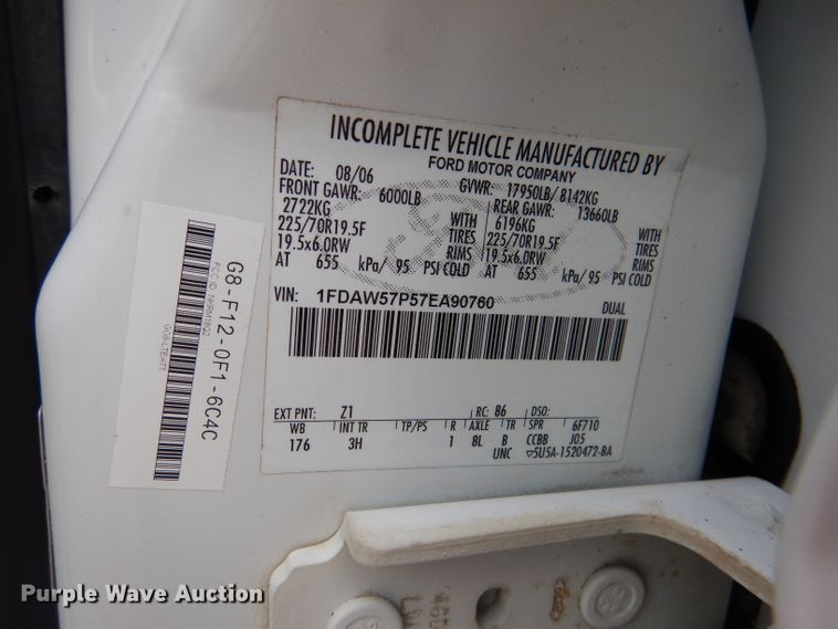 image for item DL2192 2007 Ford F550 Super Duty XLT  flatbed truck