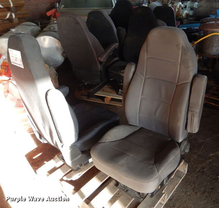 image for item DL2773 (8) air ride seats