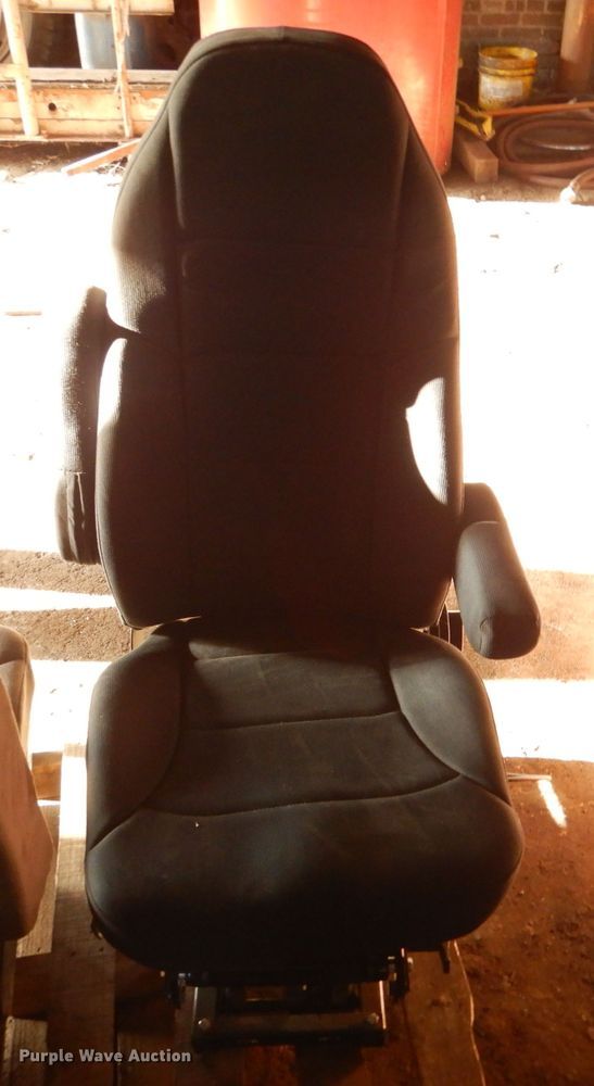 image for item DL2773 (8) air ride seats