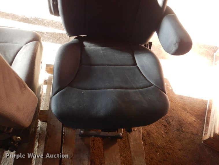 image for item DL2773 (8) air ride seats