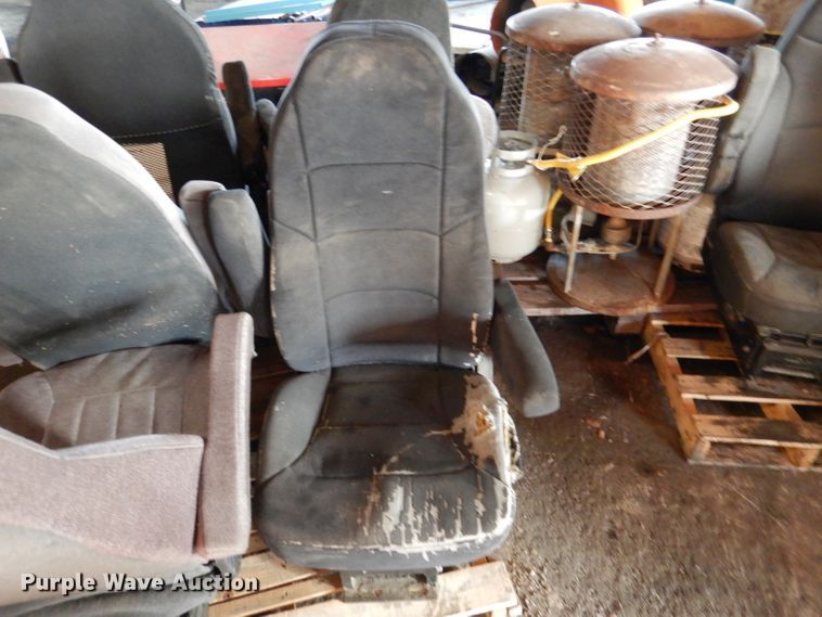 image for item DL2773 (8) air ride seats