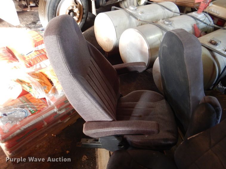 image for item DL2773 (8) air ride seats