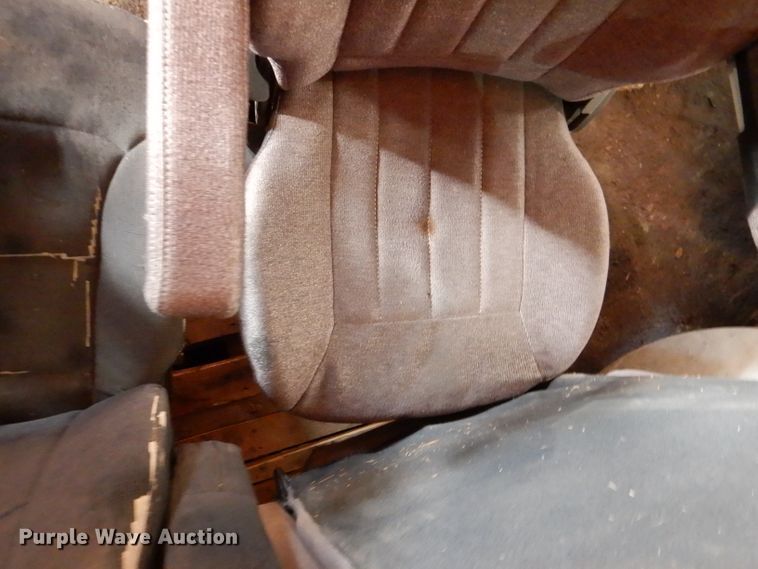 image for item DL2773 (8) air ride seats