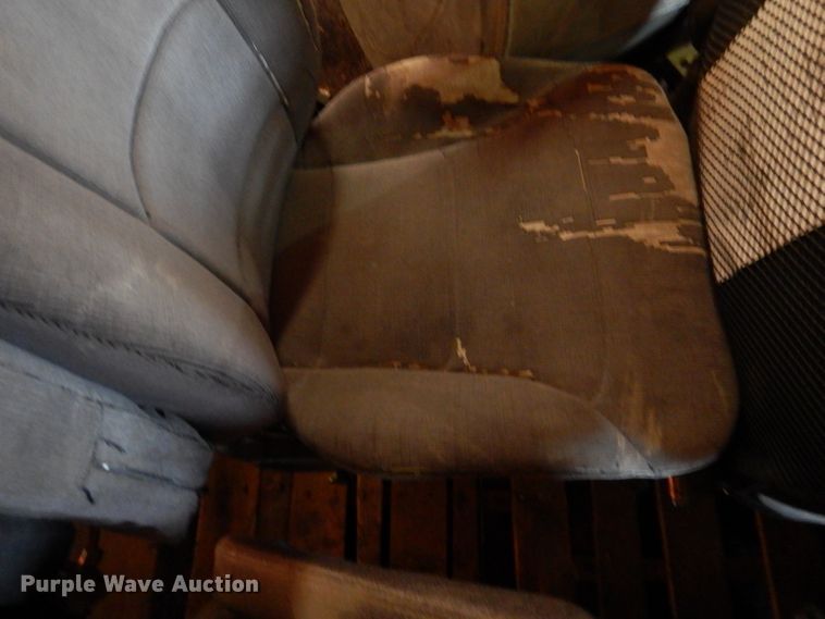 image for item DL2773 (8) air ride seats