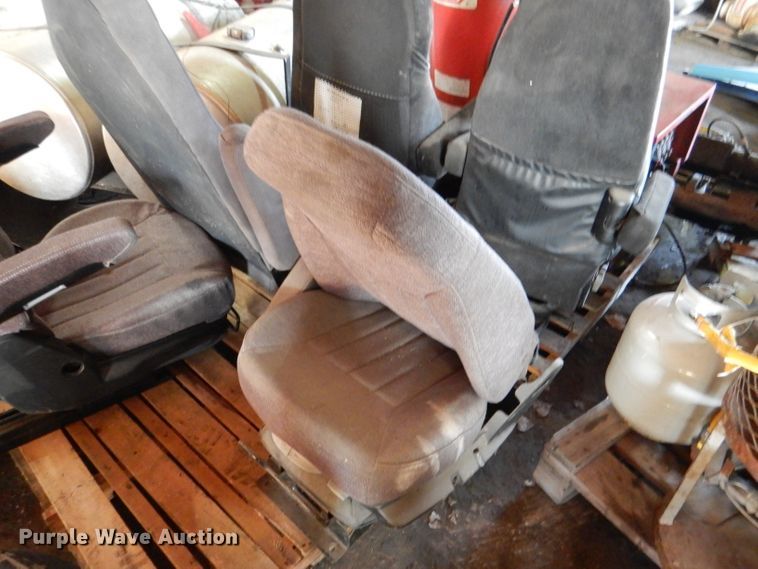 image for item DL2773 (8) air ride seats