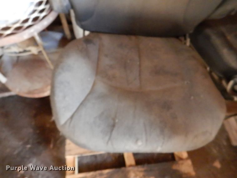 image for item DL2774 (9) air ride seats